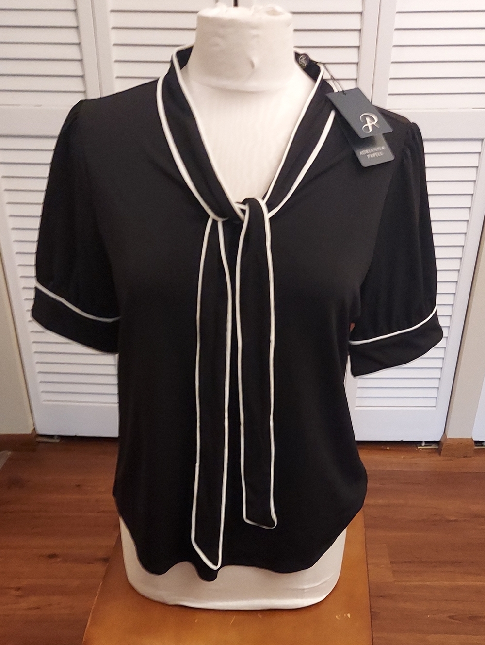 Black Tie-Neck Puff Sleeve Top NWT - Picture 2 of 8